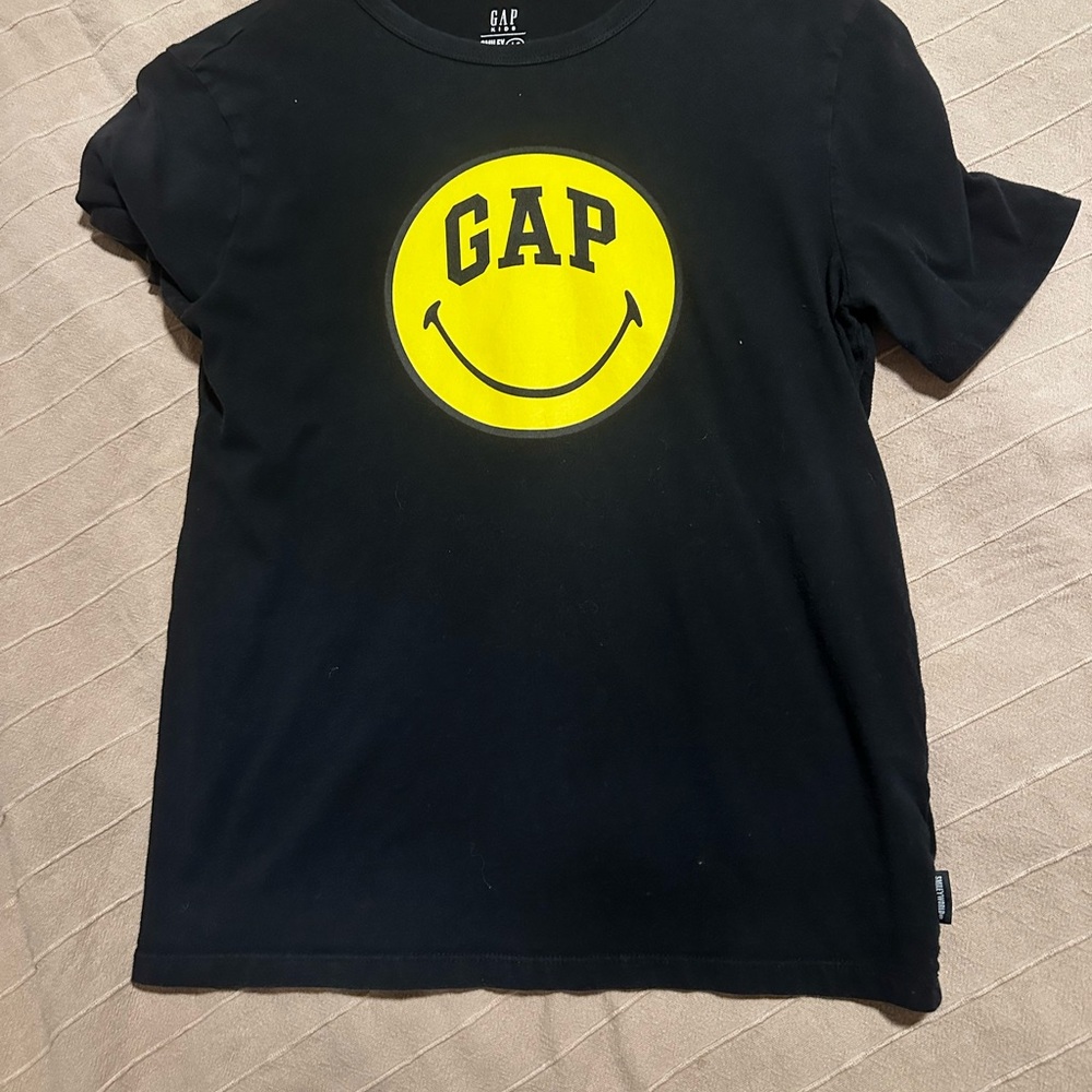 GAP Kids Black T-Shirt with Yellow Smiley